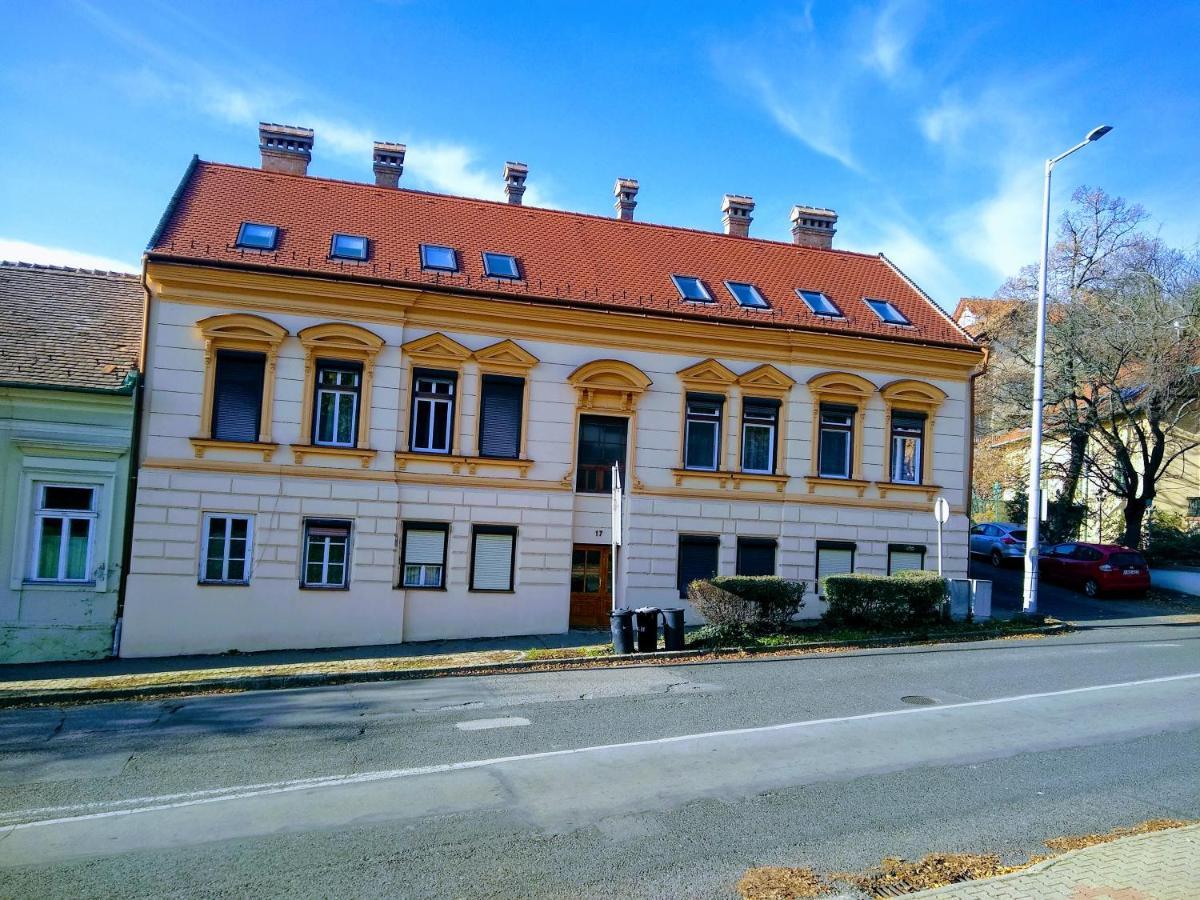 A Charming Little Flat Just Above Szechenyi Square Daire Peçuy Dış mekan fotoğraf